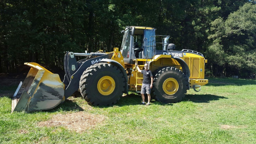 John Deere 844 loader